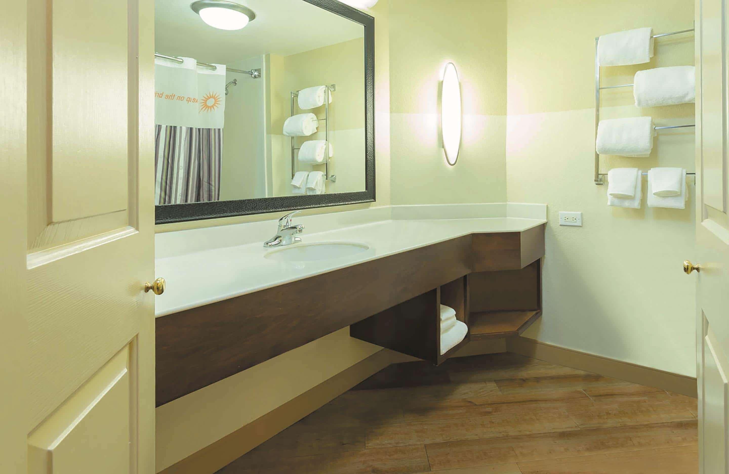 La Quinta By Wyndham Raleigh/Durham Southpoint Hotel Екстериор снимка