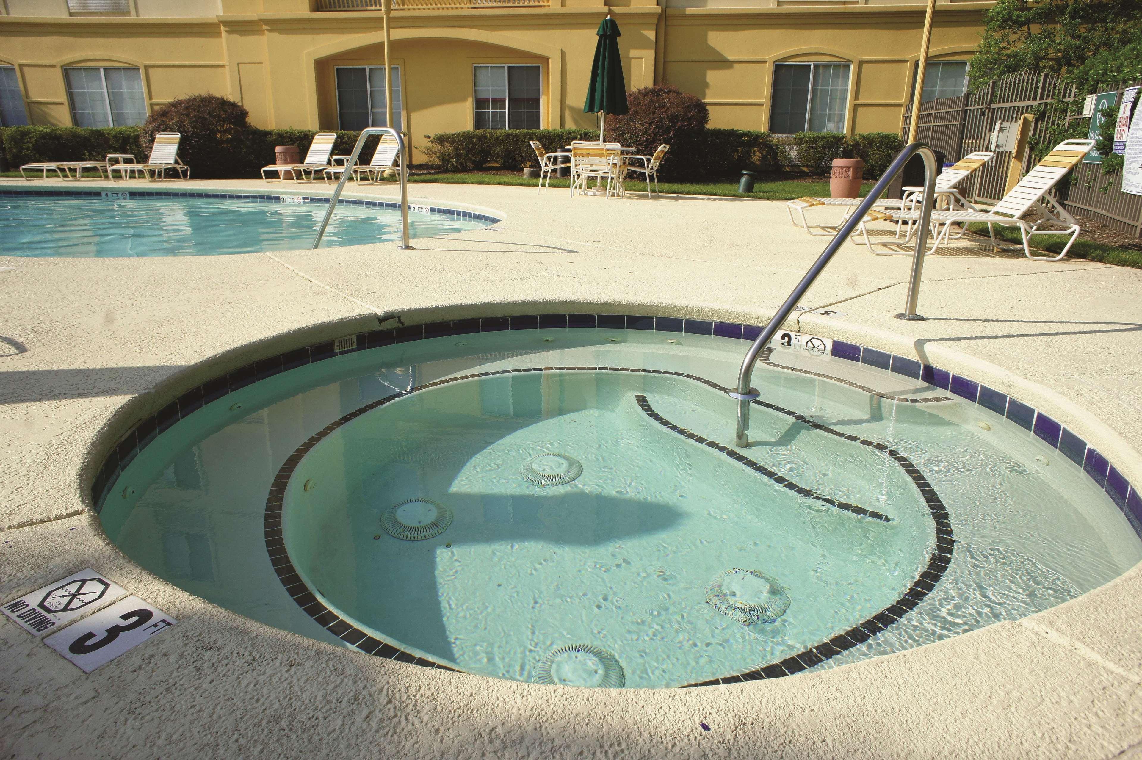 La Quinta By Wyndham Raleigh/Durham Southpoint Hotel Екстериор снимка