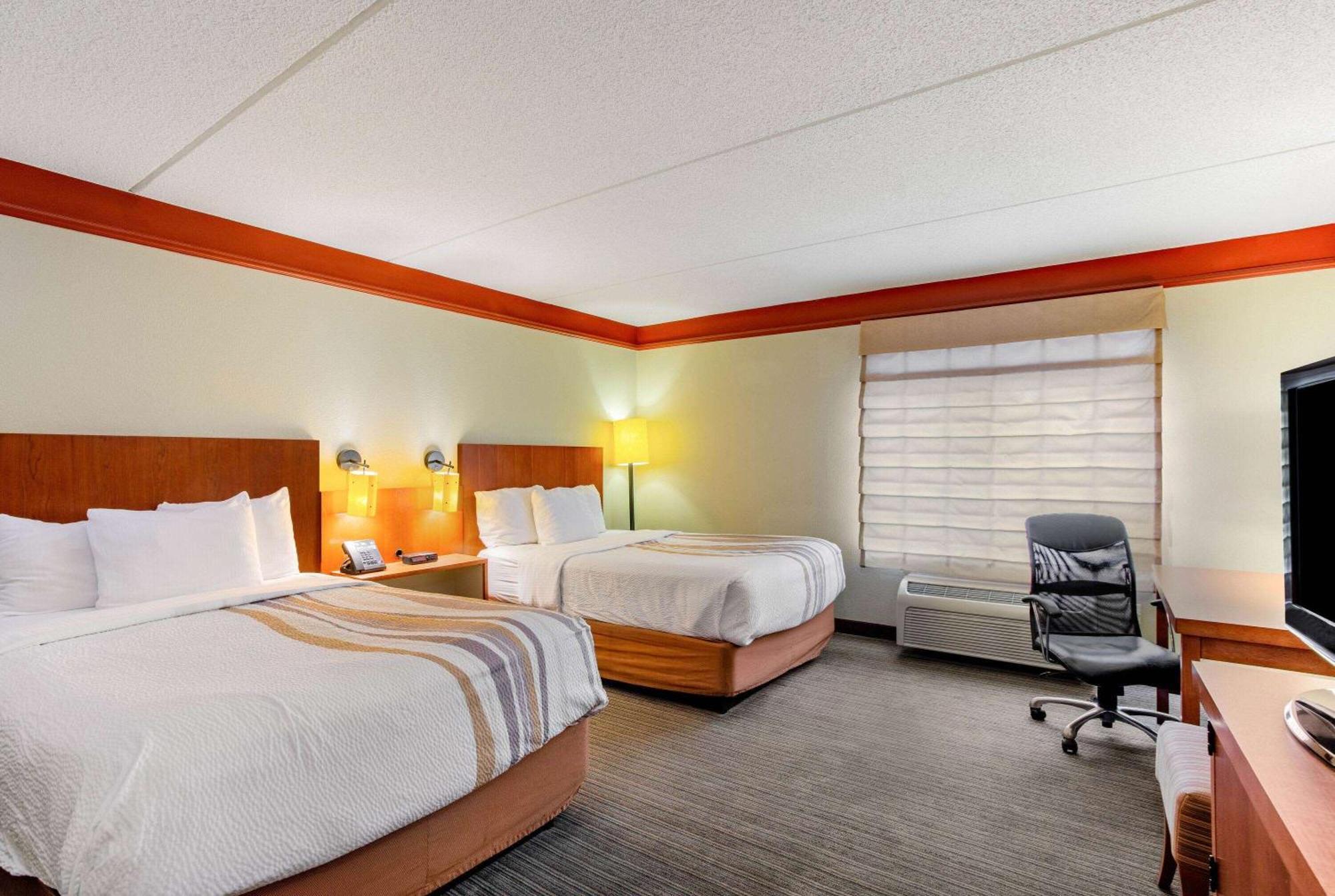 La Quinta By Wyndham Raleigh/Durham Southpoint Hotel Екстериор снимка