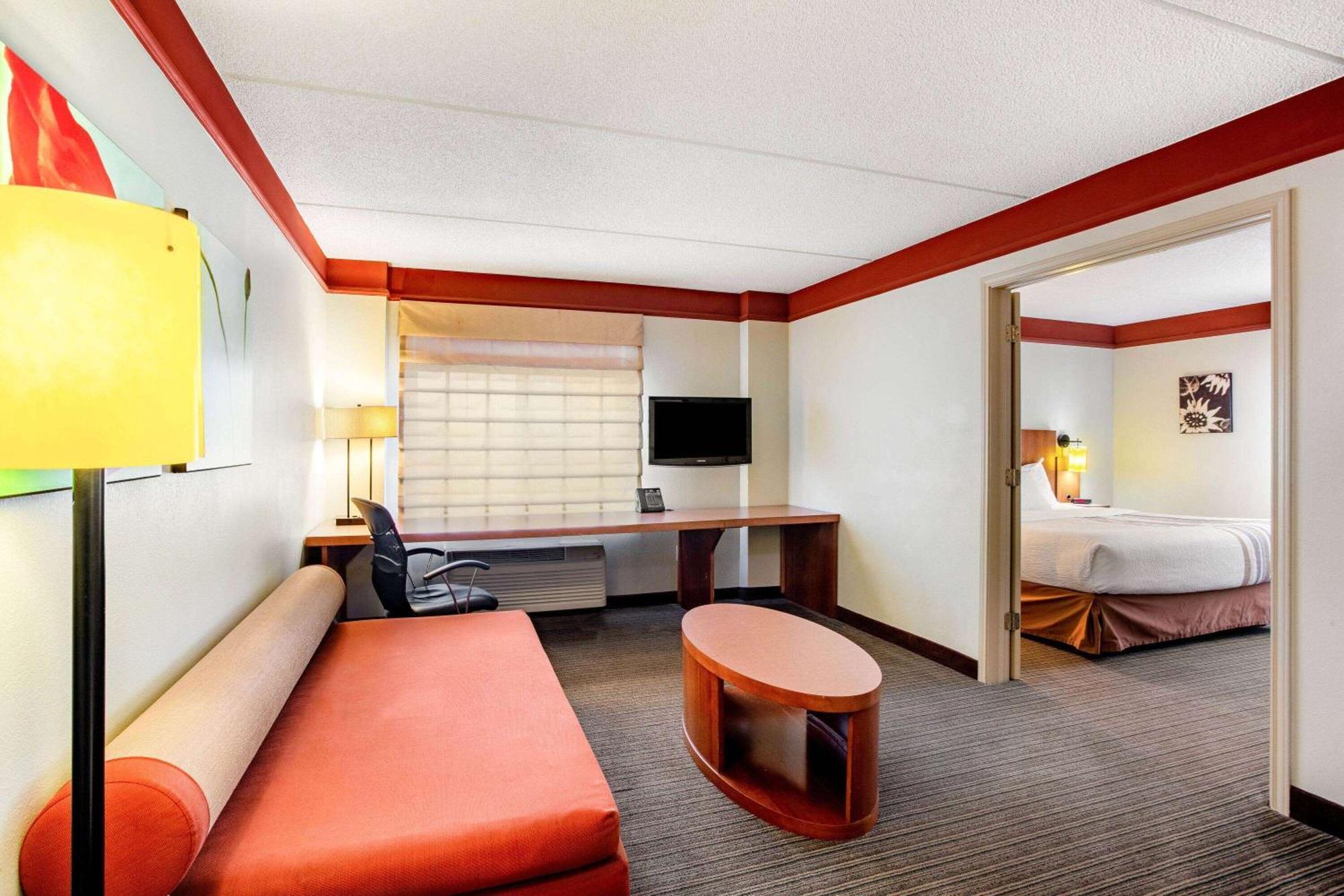 La Quinta By Wyndham Raleigh/Durham Southpoint Hotel Екстериор снимка