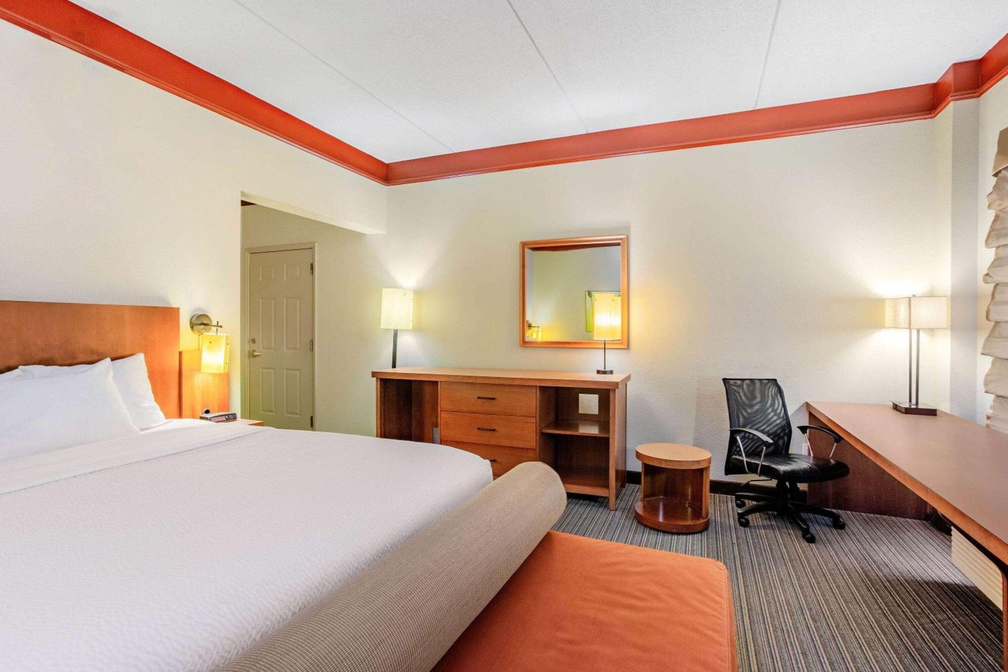 La Quinta By Wyndham Raleigh/Durham Southpoint Hotel Екстериор снимка
